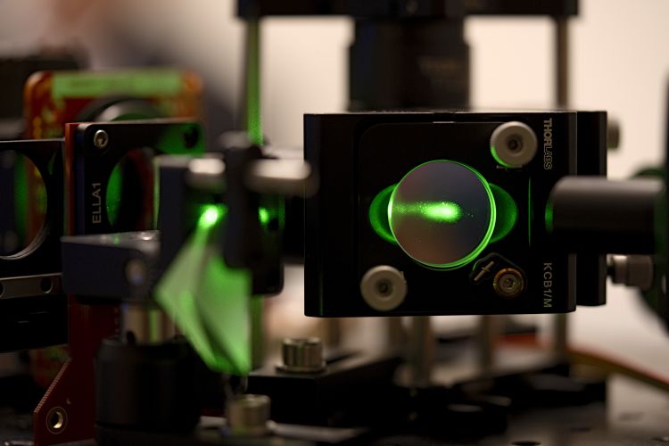 laser-akerman-t.jpg